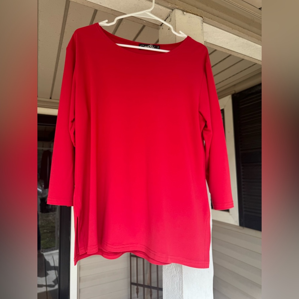 Lipstick red top